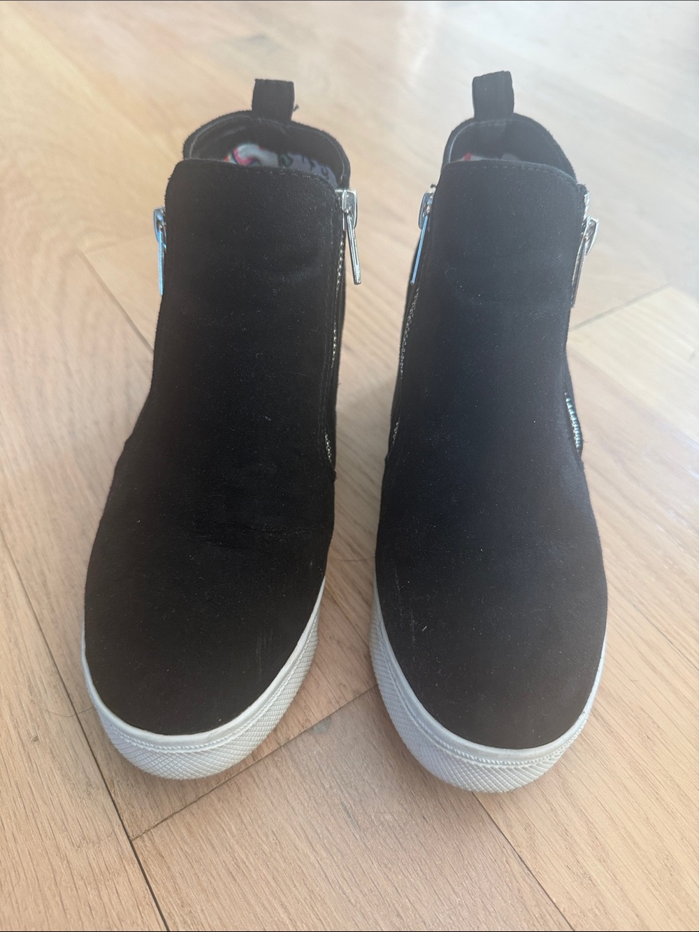 Steve Madden Girls wedge sneakers size 4
